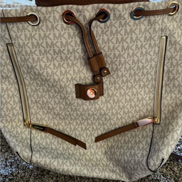 Michael Kors Matching Set - Picture 5 of 10